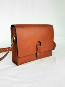 Keyhole Crossbody